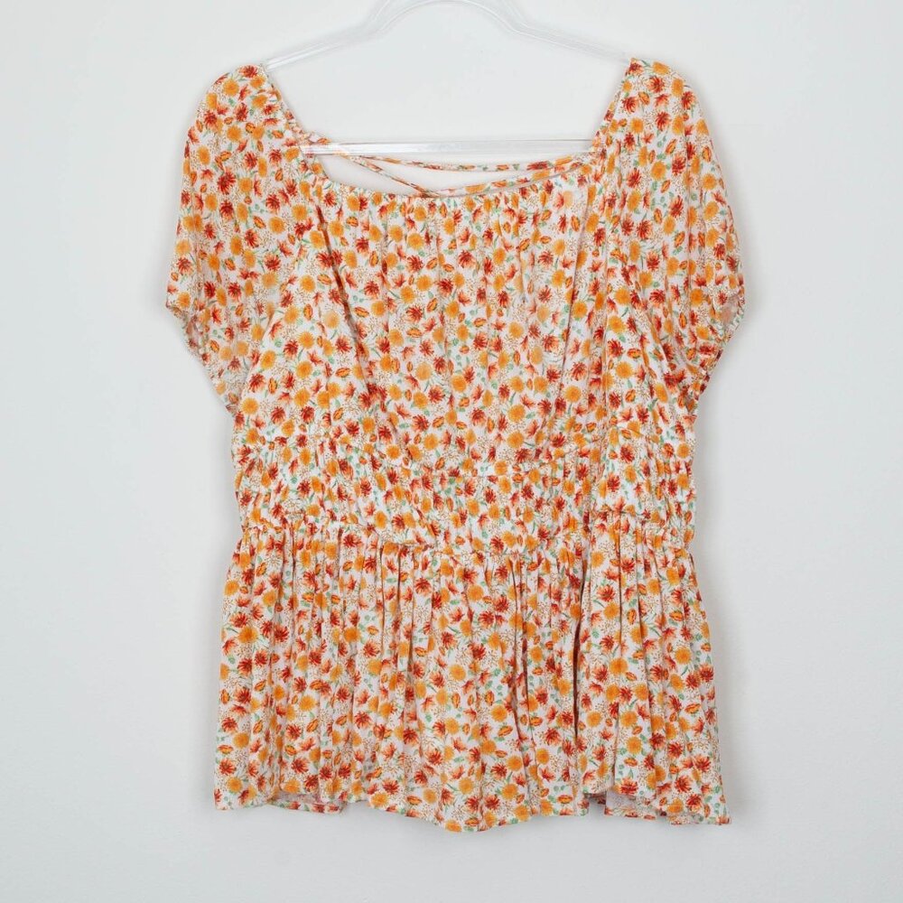 Torrid Womens Criss Cross Back Short Sleeve Floral Top Size 2 2X Dainty Milkmaid